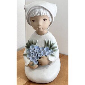 Vintage Signed Elaine Carlock Girl Figure Kneeling Holding Flowers Sweet Face